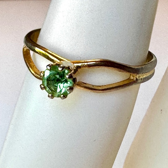 Adjustable Green Crystal Ring, Peridot, Gold tone - Picture 1 of 9